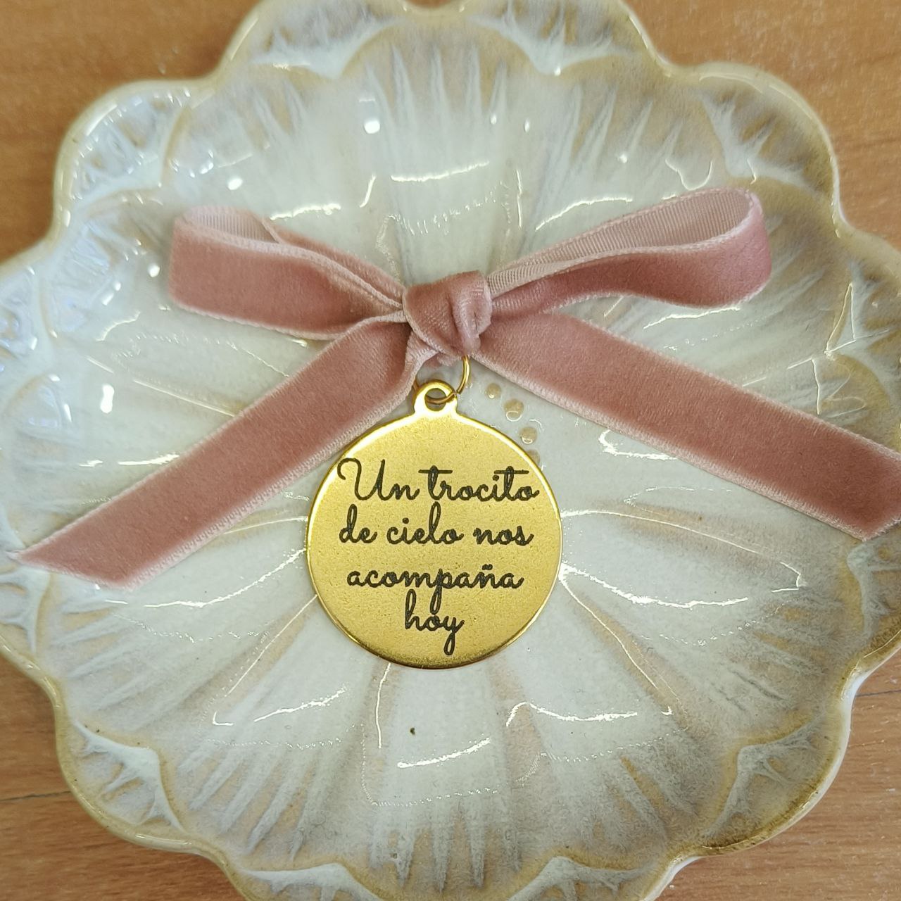 PRESENCIA- "Un trocito de cielo nos acompaña hoy"-ACABADO DORADO-